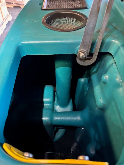 Refurbished Tennant T12, Rider Floor Sweeper-Scrubber, 32", 35 Gallon, Battery, Cylindrical, 9/1/1 Warranty