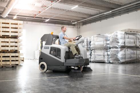 Advance SW5500, Rider Floor Sweeper, 60", 40 Gallon, Battery, 3 Year Warranty